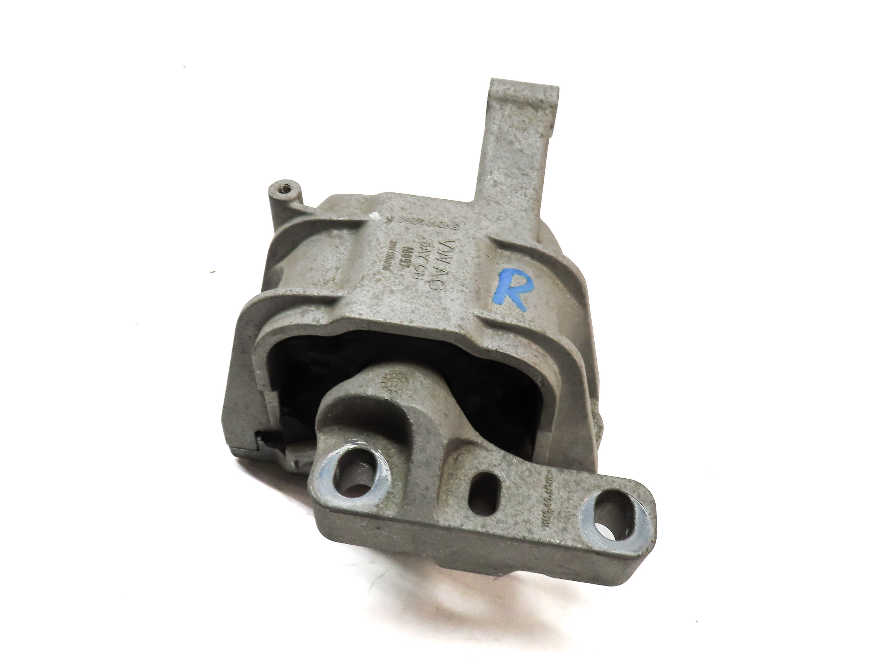 2018 AUDI Q3 (8U) 2.0L TURBO (CCTA) RIGHT PASSENGER ENGINE MOTOR MOUNT BRACKET — exact item pictured